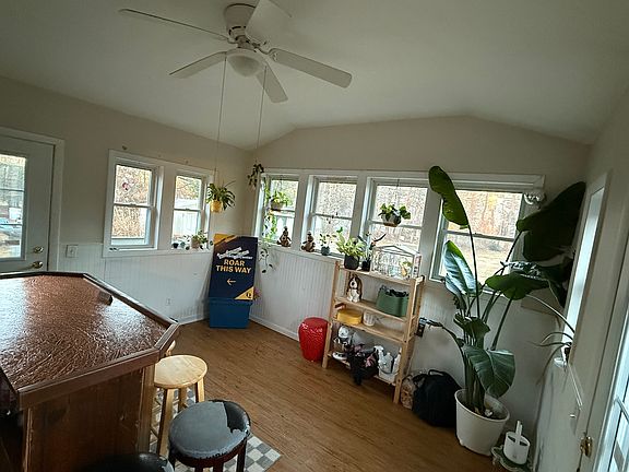 2nd image of 19 Bradley St
