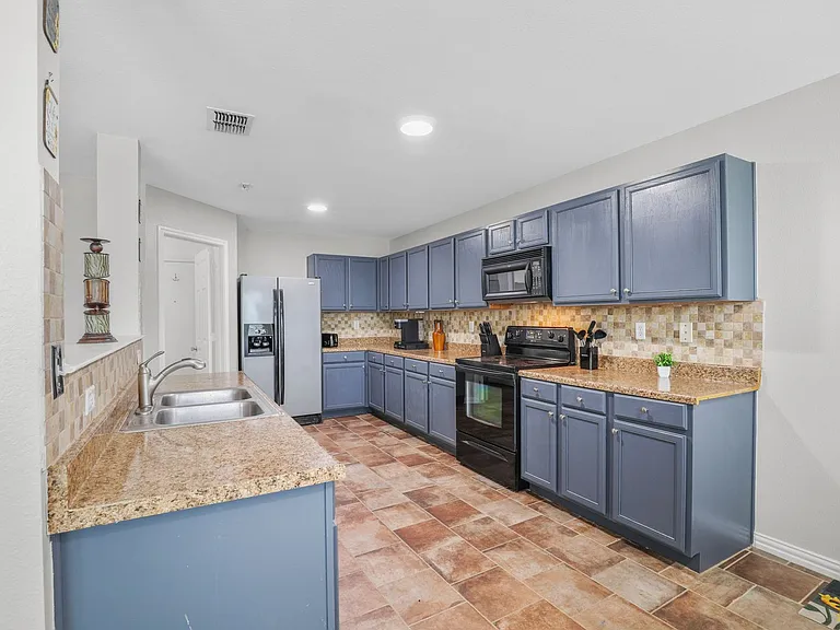 9641 Euclid Dr — Photo 14