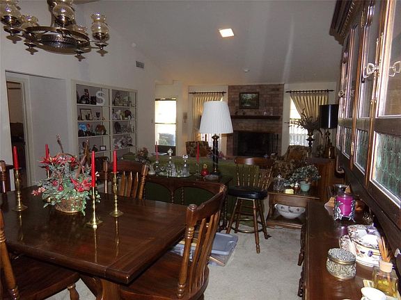 3rd image of 1205 Lexington Sq