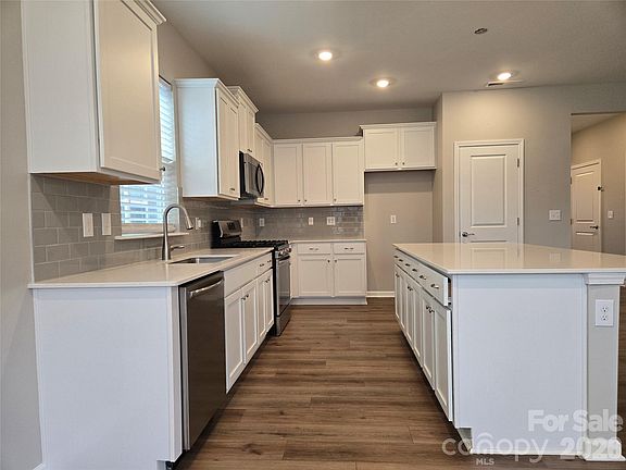 2nd image of 139 Pampas Pl