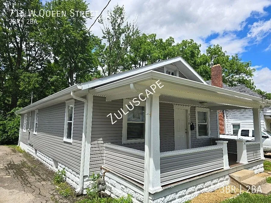 716 W. Queen / Large 3/2 Next to Ball State! — Photo 2