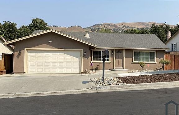 4th image of 690 Hobie Ln
