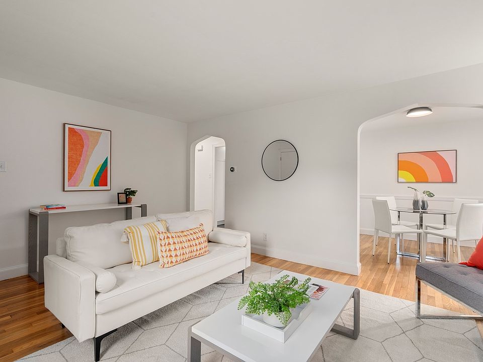 1st image of 11 Cross St #11