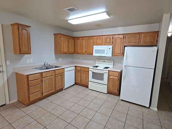 4th image of 108 Poplar St
