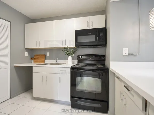 20741 NE 4th Ct APT 104, Miami, FL 33179