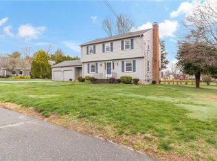 5 Echo Farm Dr, Bristol, RI 02809