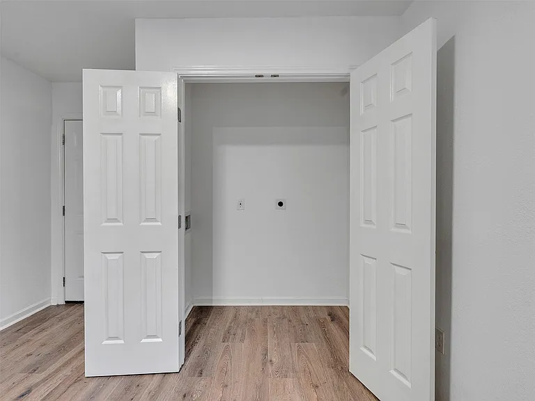 2416 Cumberland St — Photo 18