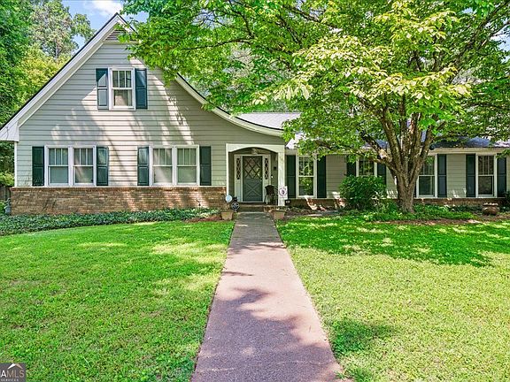 2nd image of 1843 Mountain Creek Dr