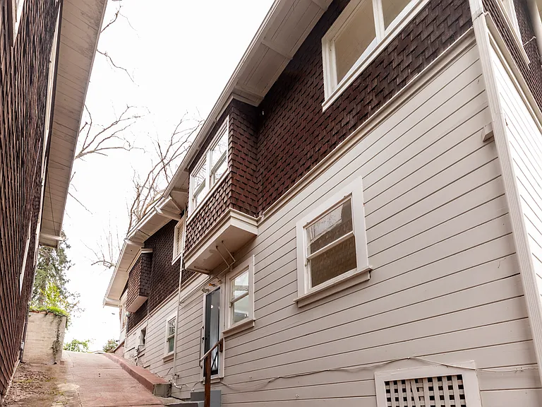 373 Moraga Ave — Photo 57
