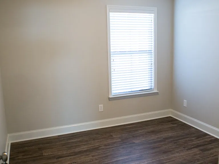 307 Dovington Dr — Photo 14