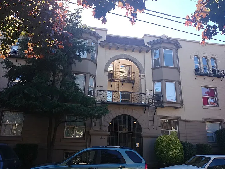 Roycroft Apartments — Photo 53