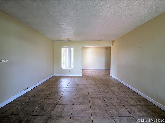 4th image of 1432 NW 196th St