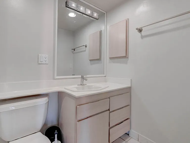 3111 Bel Air Dr #3A — Photo 32
