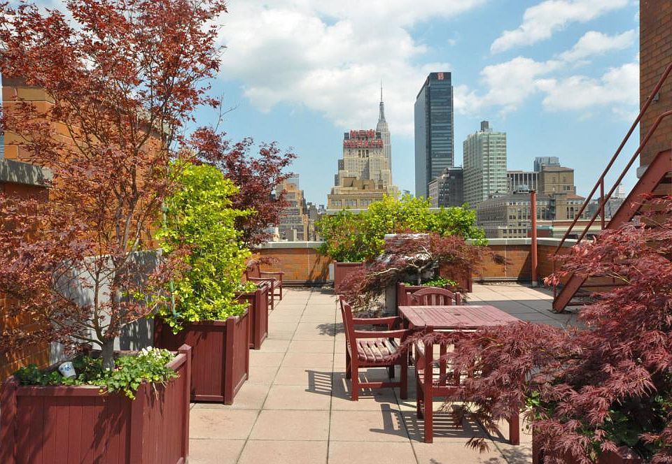 2nd image of 444 W 35th St APT 16E