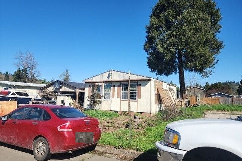 2nd image of 47 Kremont Ave