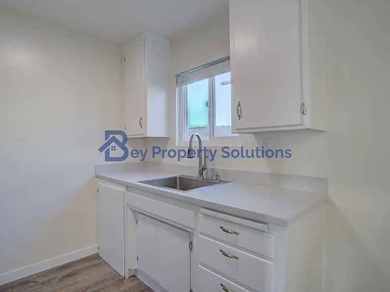 142 S Rena St #H — Photo 12