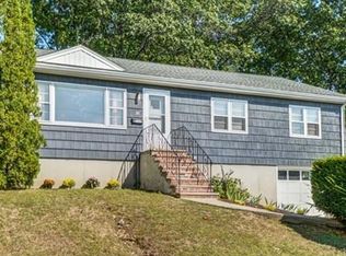 20 Mariposa Ave, Lowell, MA 01851