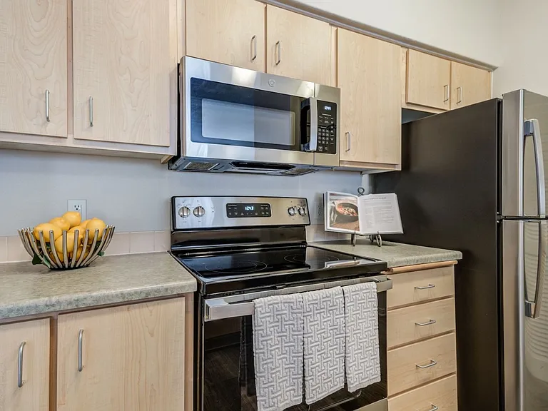 Sterling Pointe — Photo 1
