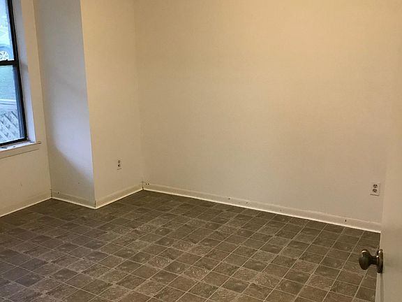 3rd image of 7825 Beauregard Cir APT 17B
