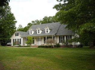 415 Breckenridge Ln, Savannah, TN 38372