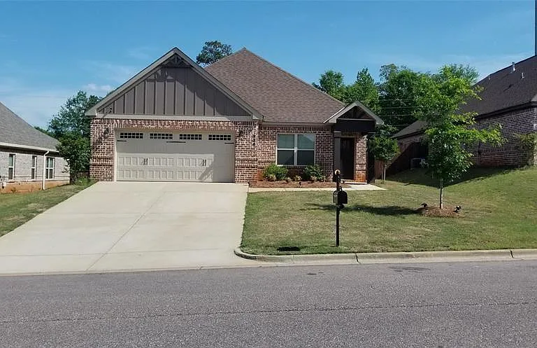920 Delaney Driveprattville — Photo 1