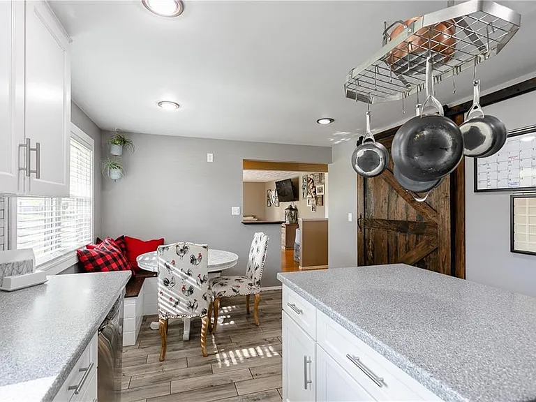 2 Kennedy Cir — Photo 6
