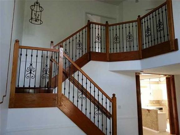 3rd image of 10848 NW 51st Ln