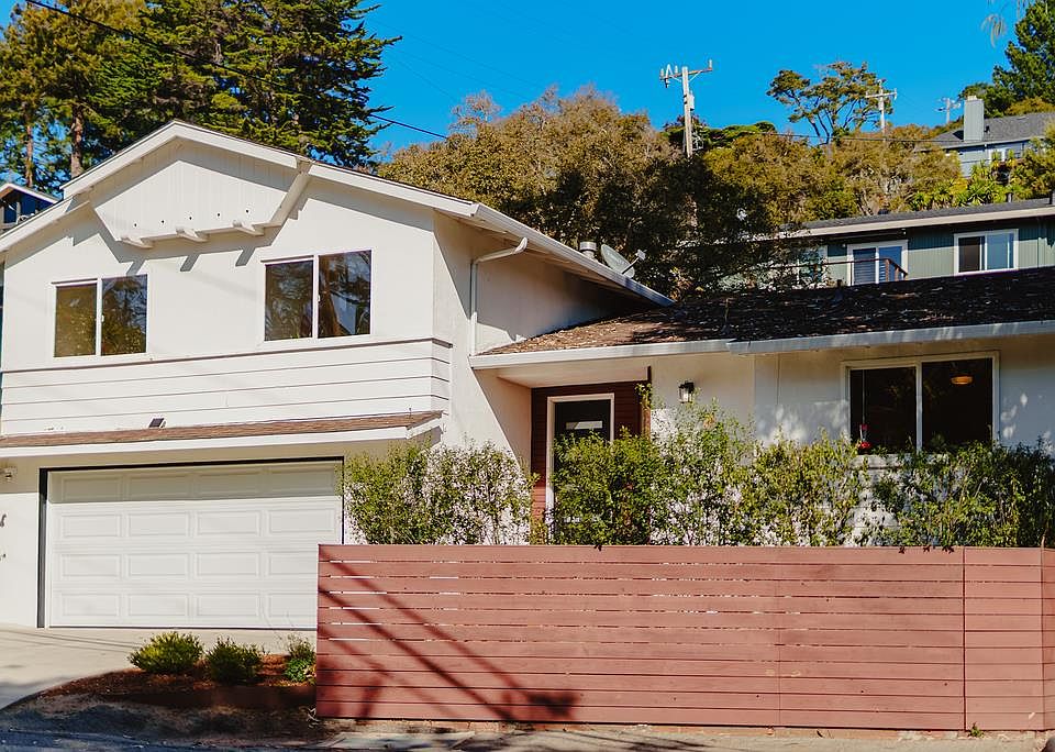 1st image of 615 Club House Dr