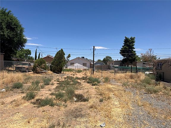3rd image of 3147 E Leroy Avenue