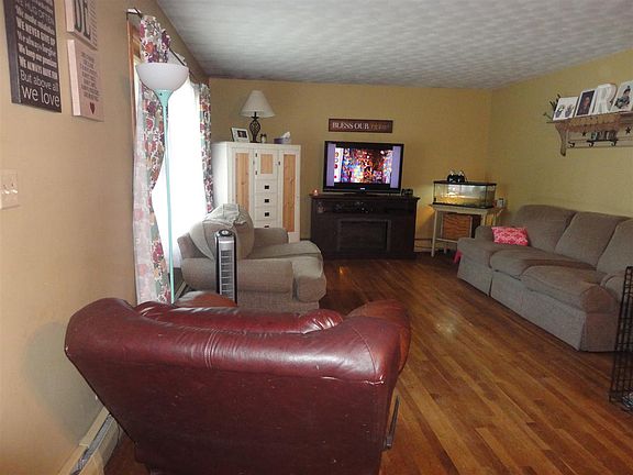 2nd image of 301 S East St