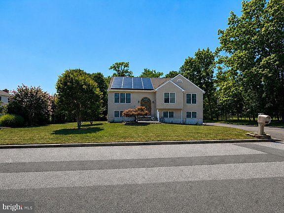 3rd image of 21 Sylvan Blvd