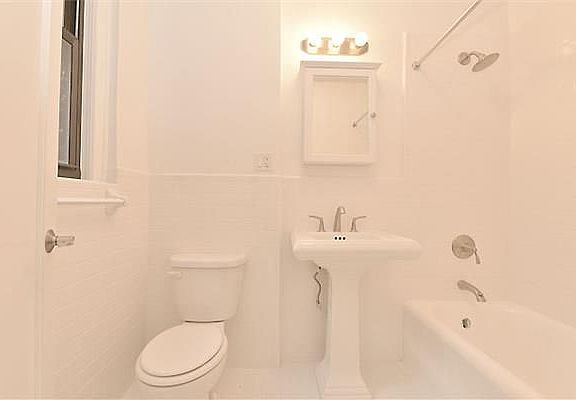4th image of 210 W 101st St APT 3H