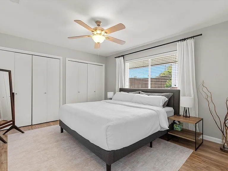208 Skyloop Dr — Photo 13