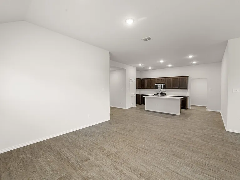 2837 Hay Ln — Photo 4