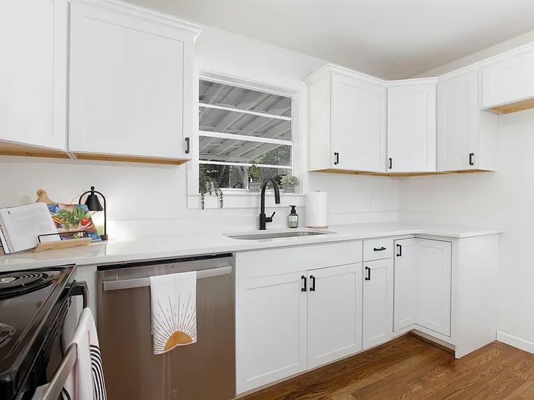 724 Rose Dr — Photo 12