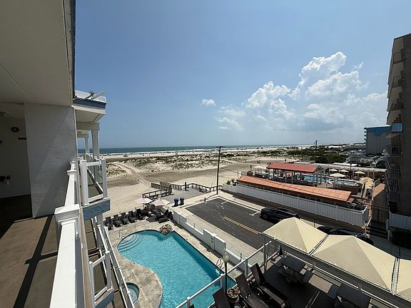 5th image of 9103 Atlantic Ave #413