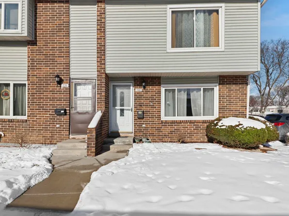 218 Grand Canyon Dr, Madison, WI 53705