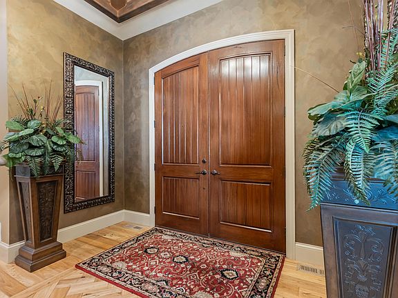 3rd image of 2601 W Latigo Cir