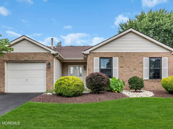 32 Peasley Drive, Marlboro, NJ 07746