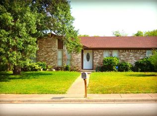 417 Stony Creek Dr, Desoto, TX 75115