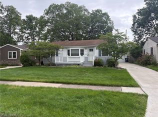 340 Hickory Dr, Berea, OH 44017