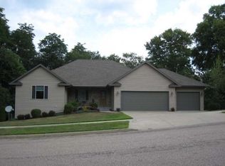 2220 Sunset Dr, Reedsburg, WI 53959