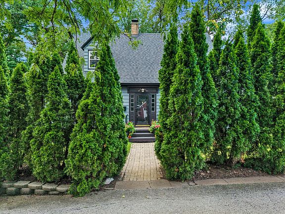 2nd image of 110 14th Ave