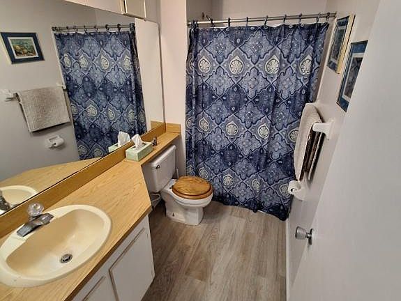 5th image of 2467 S Washington Ave APT 401B