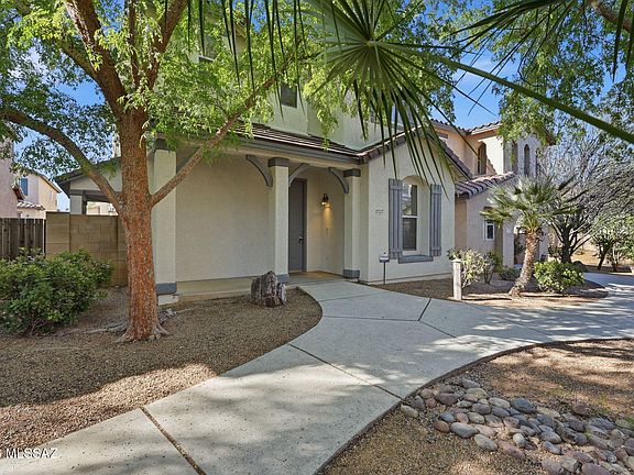 3rd image of 2727 N Saramano Ln