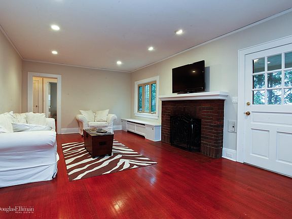 3rd image of 24 Edgewood Ave