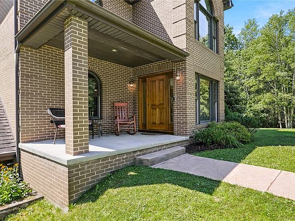4th image of 389 Stepping Stone Rd