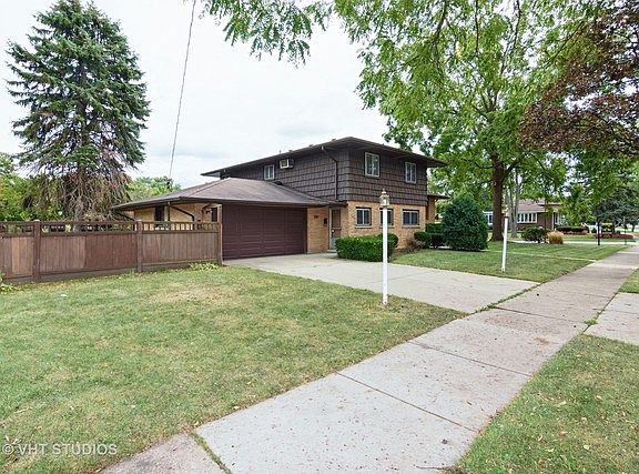2nd image of 381 Beau Dr