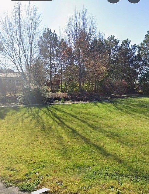 2nd image of 225 E Mueller Ct