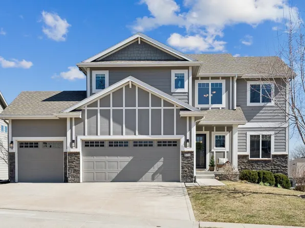 876 S 93rd St, West Des Moines, IA 50266